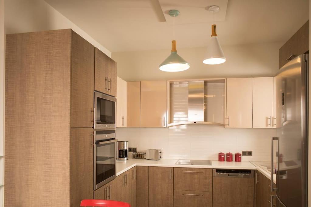 Deluxe Apartment In The Center Каламата Екстер'єр фото