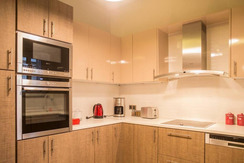 Deluxe Apartment In The Center Каламата Екстер'єр фото
