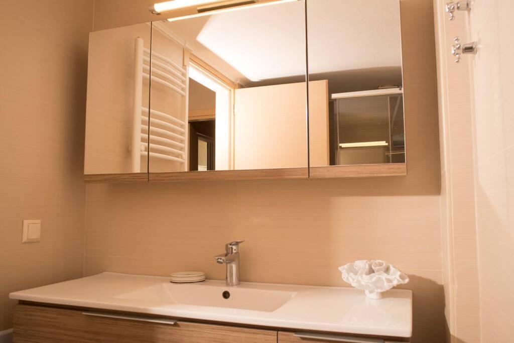 Deluxe Apartment In The Center Каламата Екстер'єр фото